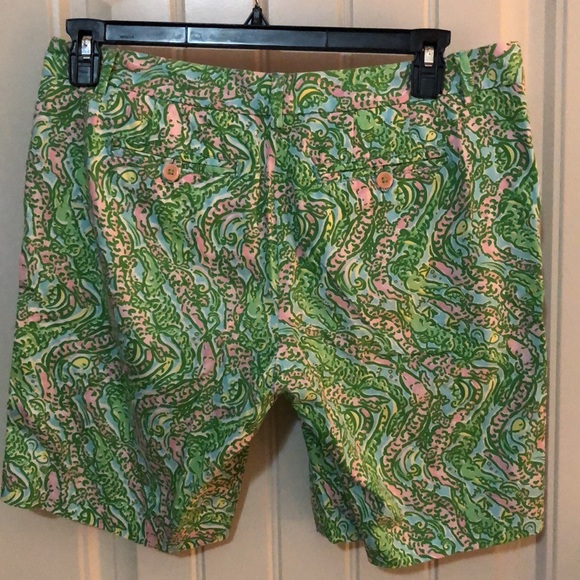 Lilly Pulitzer size 8 Avenue shorts - Picture 4 of 4